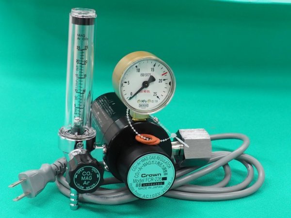画像2: MAGガス用流量計付ヒータ内蔵二段式圧力調整器 FCR-226 ユタカ (2)