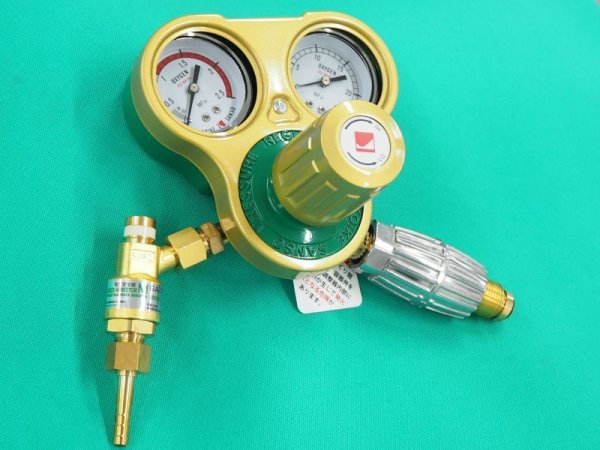 画像3: 酸素調整器 セフティゴールド-V てじめくんまもり 乾式安全器付、ゲージプロテクター付 SG-V-HMF 関西式 小池酸素工業 (3)