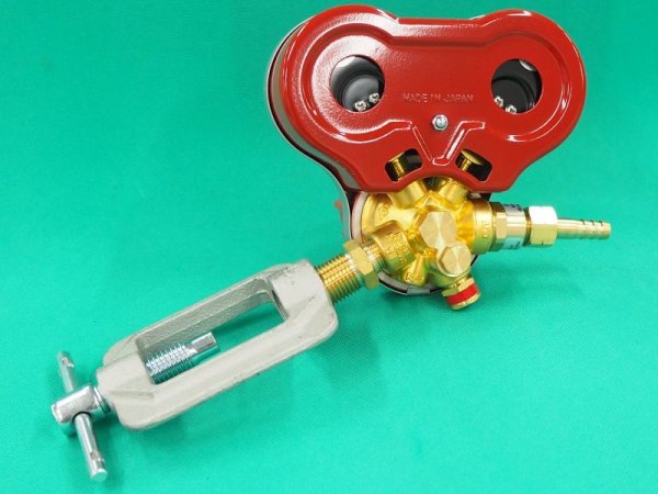 画像4: スタウト圧力調整器 アセチレン用 乾式安全器内蔵、ゲージプロテクター付 SRA-A 千代田精機 (4)