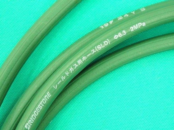 画像2: BS緑色シールドガスゴムホース（炭酸・アルゴン・窒素） 6.3x13.1ｍｍ (2)