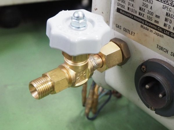 画像4: 半自動溶接機 送給装置-トーチ間 流量調整ダイヤル (4)