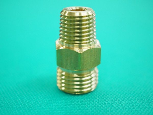 画像2: 阪口製作所 酸素調整器用元ネジ異径アダプタ M16-P1.5(右)+PT1/4  (2)