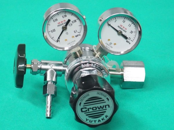 画像1: ボンベ取付型二段式圧力調整器 窒素ガス FR-IIS-OP 低圧側圧力計選択 ユタカ (1)
