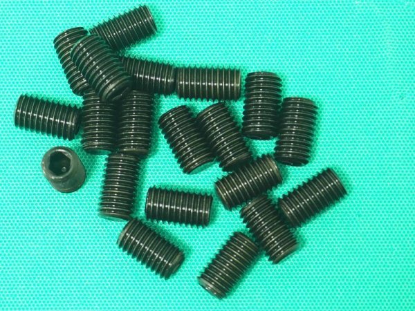 画像2: TRUSCO 六角穴付止めねじ 平先 黒染め M12×20 20本入 B63-1220 [116-2618]  (2)