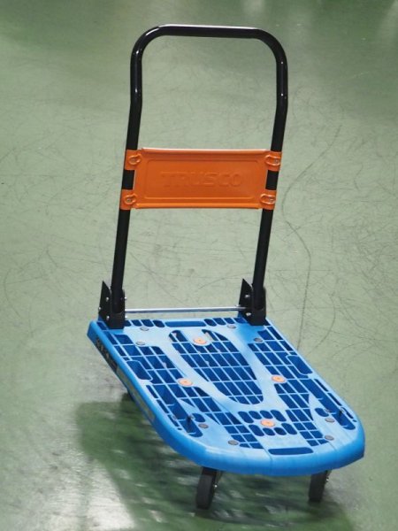 画像2: TRUSCO 樹脂台車 カルティオ 折畳 780X490 青 ブレーキナシ MPK-720-B [408-6996] (2)