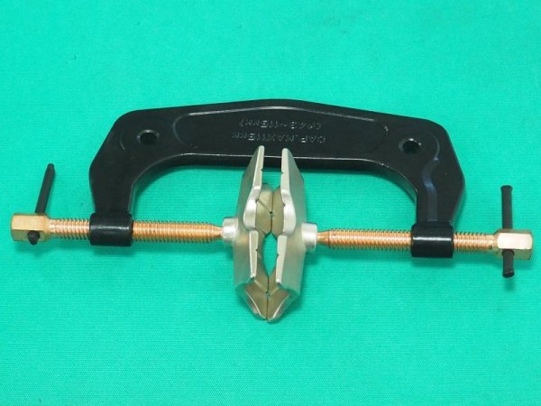 画像1: スーパー 溶接用マルチクランプ クランプWMC4 範囲：Ｖ型アダプタφ42.7〜φ114.3、丸型アダプタ0〜115 [818-7173] (1)