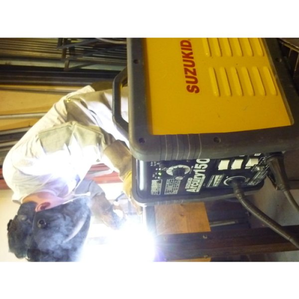 画像2: SUZUKID アーキュリー150N 100V/200V兼用半自動溶接機140A ノンガスワイヤ専用 SAY-150N [818-5963] (2)