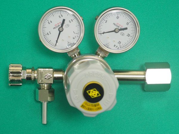 画像1: 高圧用圧力調整器/容器直結タイプ（真鍮製） CMH-B510-RV 酸素・窒素・アルゴン・ドライエアー用 日酸TANAKA (1)