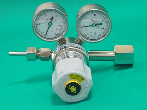 画像1: 高圧用圧力調整器/容器直結タイプ（真鍮製） CMH-B516-RM 酸素・窒素・アルゴン・ドライエアー用 日酸TANAKA (1)