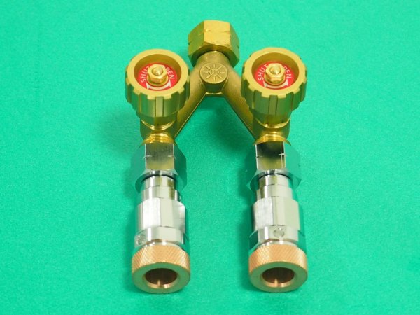 画像2: アセチレン調整器用分岐管 二又バルブ YB-2 出口ワンタッチ（Qジョイント）仕様  (2)