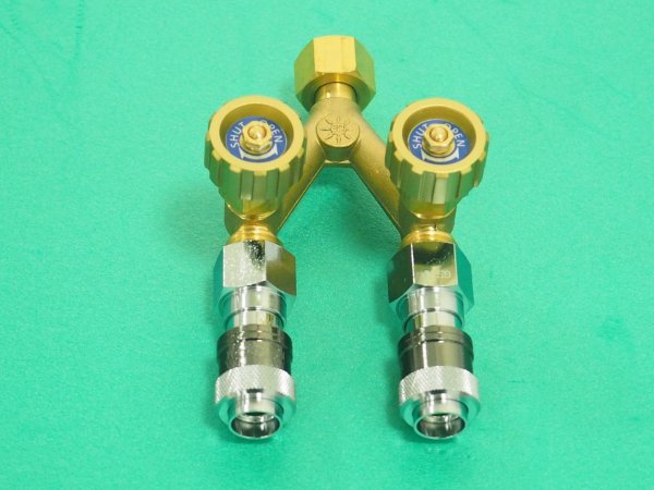 画像2: 酸素調整器用分岐管 二又バルブ YB-1 出口ワンタッチ（アポロコック）仕様 (2)