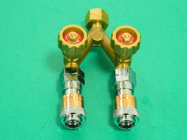 画像2: アセチレン調整器用分岐管 二又バルブ YB-2 出口ワンタッチ(アポロコック)仕様  (2)