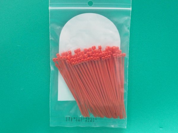 画像2: TRUSCO カラーケーブルタイ 赤 幅2.5X100mm最大結束Φ22標準型 1袋(100本) TRCVR-100R [299-5883] (2)