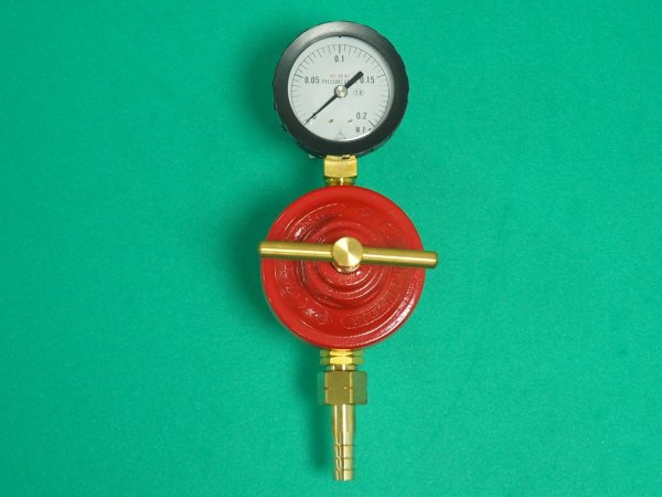 画像1: 配管用圧力調整器(LP） GLU-10P 千代田精機 (1)