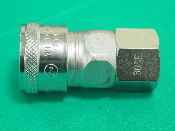 画像1: ハイカプラ 鋼鉄製 ニトリルゴムNBR(SG) (おねじ取付用ソケット) 相手側R3/8インチ 耐圧力2.0Mpa 30SF STEEL NBR (00306) 日東工器  (1)