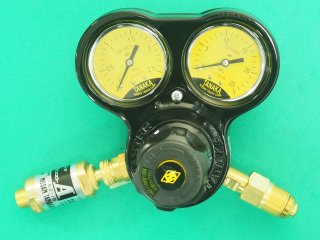 【未使用品】日酸TANAKA　酸素調整器　MASTER VI OF ガードタイプ【ハンズクラフト熊本けやき通り店】【店頭取引限定】 マスターVIガード付 クイックエース A ( ワンタッチ式乾式安全器付