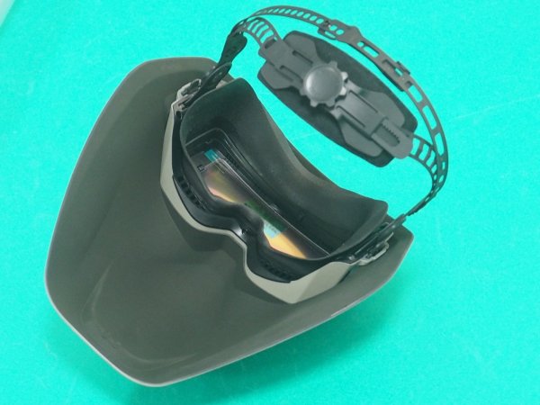 画像5: SUZUKID 液晶式自動遮光溶接ゴーグルマスク アイゴ モスグリーン EG-200MG [593-9935] (5)