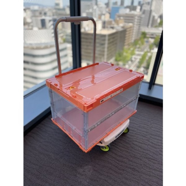画像6: TRUSCO 薄型折りたたみ コンテナ オリコン スケルコン 50L ロックフタ付 透明ブラック オレンジツートン TSK-C50B(ORT) [207-3371] (6)