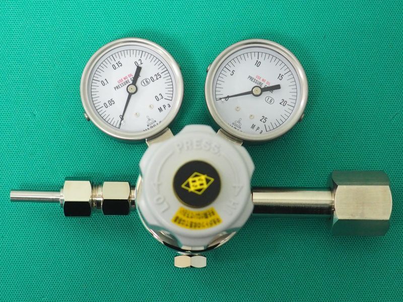 高圧用圧力調整器/容器直結タイプ(真鍮製) CMH-B510-RM 酸素・窒素・アルゴン・ドライエアー用 日酸TANAKA[402515] 